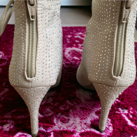BONGO Champagne Rhinestone Lace Up Zipback Dress Heels Shooties 8 - Picture 5 of 8